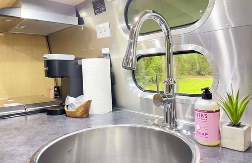 Whitemarsh Island House | Limited Edition Airstream Midway Downtown & Beach!