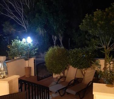 Paphos House | Limnaria Deluxe Maisonette