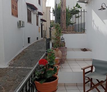Koroni Apartment | LimonoSpito