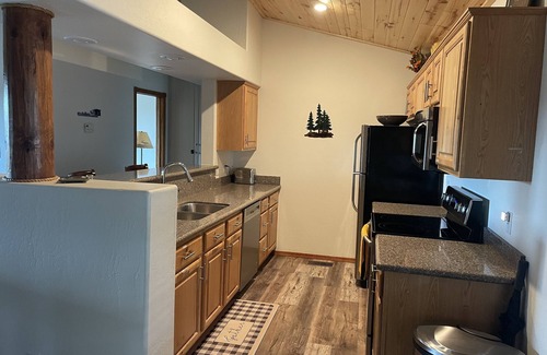 Overgaard Cabin | Lincoln Log Lodge - Backs up to National Forest!