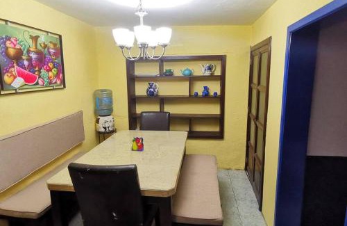 Centro House | Linda casa azul ubicada en el corazón de Pátzcuaro