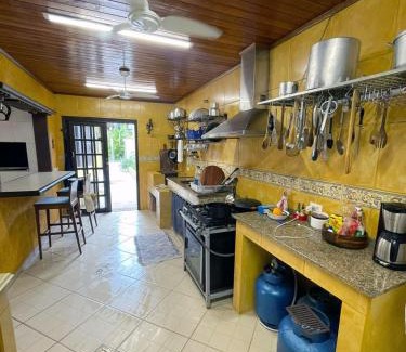 Pontal do Sul House | LINDA CASA COM PISCINA EM PONTAL DO SUL