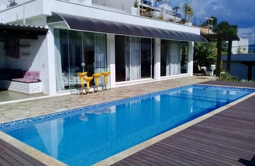 Jardim Flamboyant House | Linda Casa COM Vista Panorâmica Perto DE SP 3 Suites. Max 6 Pessoas