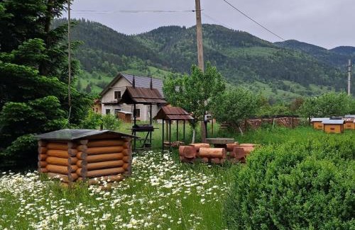 Roztoky Ski Chalet | LINDEN GROVE