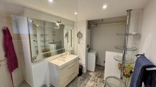 Salfold House | LindenTree-Harmony Apartman