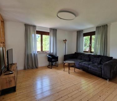Hatzfeld Apartment | Lindenwohnung an historischer Mühle