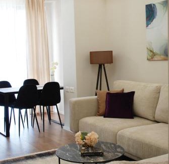 Tirana Apartment | Lindi's Apartment 8/3