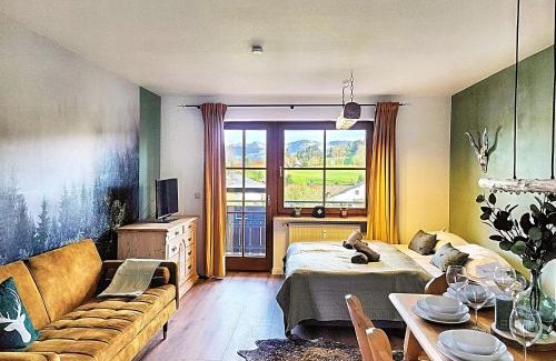 Oberreute Apartment | Lindners Hideaways - Bergnest Lodge - Bergblick Fewo 6 Pers Balkon Garten Hund Ski Unterkunft Luftkurort Oberreute nähe Buchenegger Wasserfälle Eistobel Bodensee