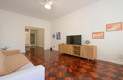 Copacabana Apartment | Lindo e espaçoso apartamento perto da praia de copacabana.