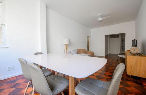 Copacabana Apartment | Lindo e espaçoso apartamento perto da praia de copacabana.