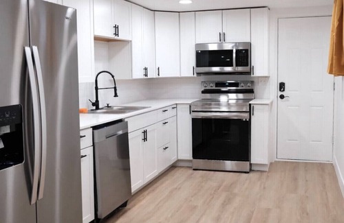 Lindon Apartment | Lindon House · Enjoy Mountain View 4 seasons Basement Apt