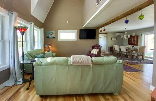 Bayville House | Linekin Bay Suite