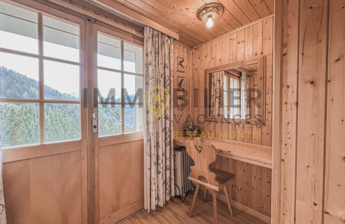 Saint-Luc Ski Chalet | Linen is not included in the service. We provide, if desired, linen packages including bed linen, ba