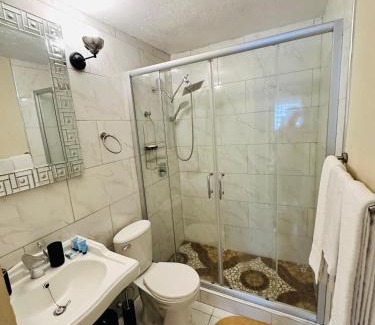 Snow Hill Apartment | Ling Ling Room - Ferdie's Place