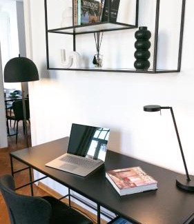 Minden Apartment | Lio Suite Design Apartment Balkon Netflix Parken