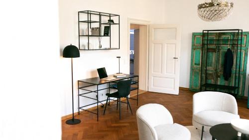Minden Apartment | Lio Suite Design Apartment Balkon Netflix Parken