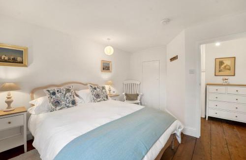 Patrixbourne House | Lion Cottage - cosy english cottage in the country with parking, patio space and in an idyllic location