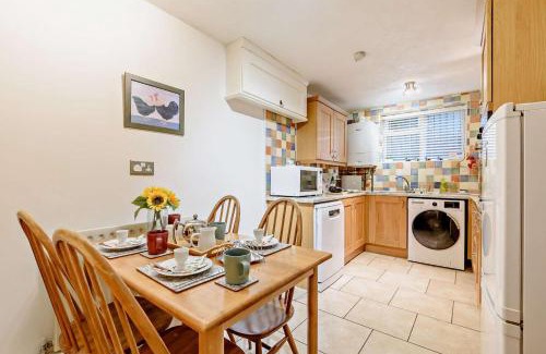 Birchover House | Lion Cottage