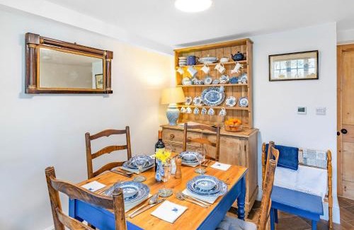 Horncastle House | Lion Gate Lodge