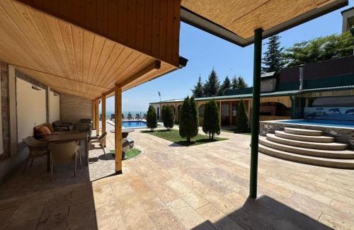 Voskevaz House | Lion Rest House