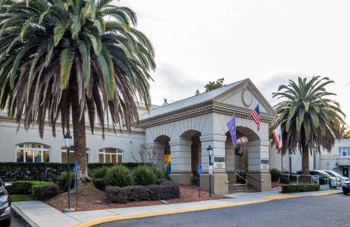 McClellan Hotel | Lions Gate Hotel