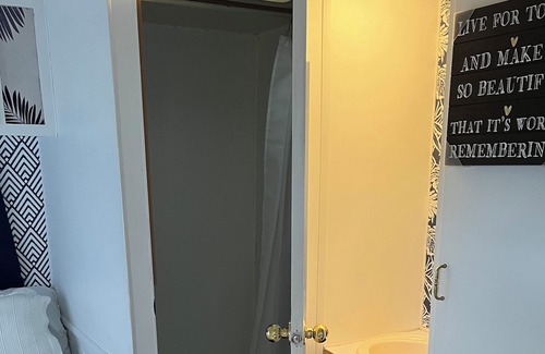 Peterborough House | Lisa's Cozy Camper Oasis In Peterborough (Pet Friendly)