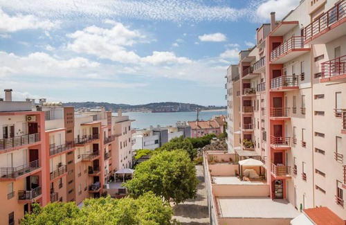 Linda-a-Velha Apartment | Lisboa Tejo Apartment @ Stay like a local at Algés