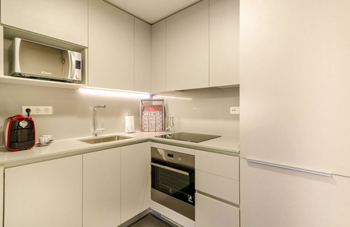 Sao Jorge de Arroios Apartment | Lisbon Avenue Apartments- Free ParkinG & Private Terrace