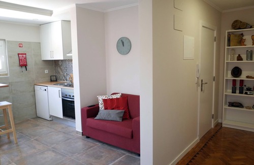 Costa de Caparica Apartment | Lisbon Beach Apartments 2. Beach 500 Mts, terrace, barbecue, pets welcome.