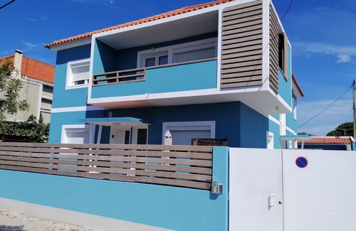 Costa de Caparica Apartment | Lisbon Beach Apartments 4. Beach 5 minutes, terrace, barbecue, pets welcome