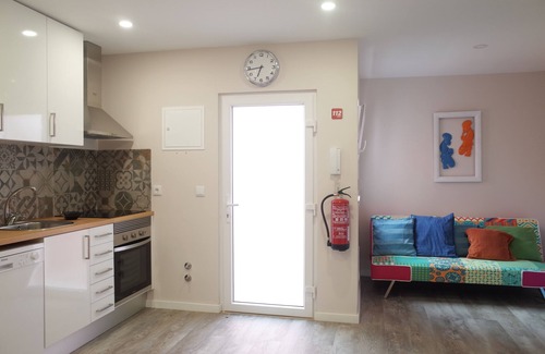 Costa de Caparica Apartment | Lisbon Beach Apartments 7. Beach 5 minutes -terrace-barbecue-pets allowed-wifi