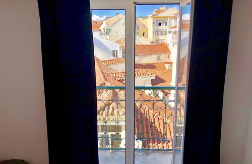 Encarnacao Apartment | LISBON DOWNTOWN APARTMENT WITH BALCONY RIVER VIEW.