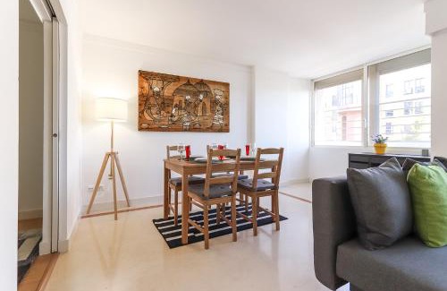 Lumiar Apartment | Lisbon Flower 360º - Your Lovely Flat with Pool and Parking
