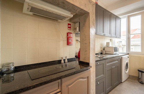 Pena Apartment | Lisbon Lázaro Flat (C131)