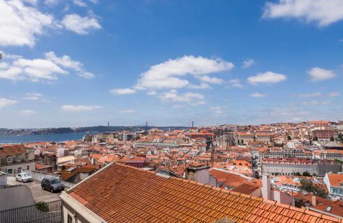 Sao Cristovao e Sao Lourenco Apartment | Lisbon Panoramic View -3Bedrs+3Baths+ Balconies+AC