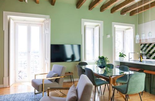 Sao Cristovao e Sao Lourenco Apartment | Lisbon Panoramic View -3Bedrs+3Baths+ Balconies+AC