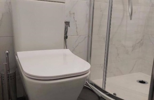 Cacilhas Apartment | Lisbon South Bay Rooms Deluxe - Double Room with Private Bathroom
