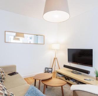 Santos Apartment | Lisbon Sunny Terrace Lapa Santos