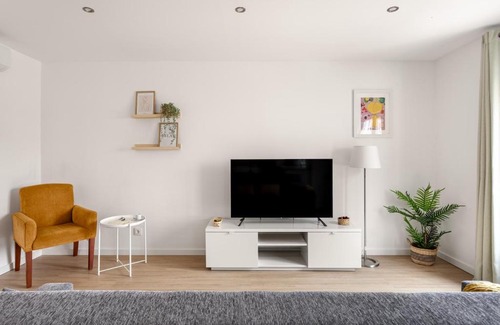 Alfragide Apartment | Lisbon Vibes - Monsanto house