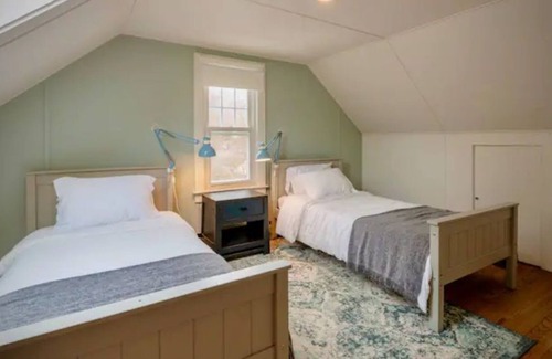 Torrington Cottage | Litchfield - Hot Tub - Mohawk Mountain - Fireplace
