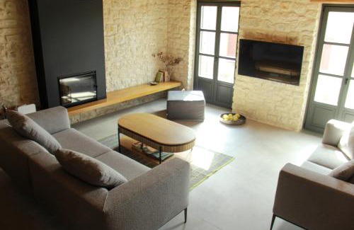 Trikolonoi Apartment | Lithero Suites