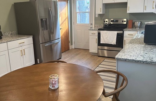 Manhattan House | Little Apple Abode - within walking distance to Bill Family Snyder Stadium