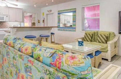 Islamorada House | Little Bay Compound
