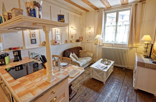Riquewihr Apartment | Little Bear* - On a little medieval square. Quiet location, direct access.