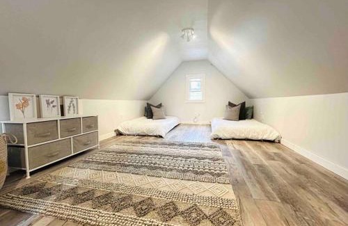 Owen Sound House | Little Blue Oasis