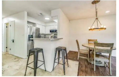 Downtown House | Little Blue Osprey - Heart of downtown Pensacola
