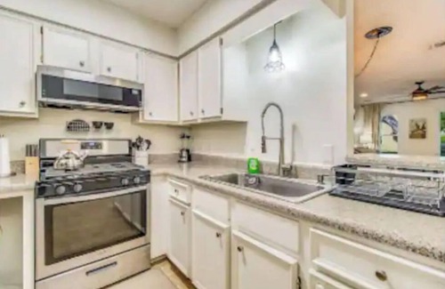 Downtown House | Little Blue Osprey - Heart of downtown Pensacola