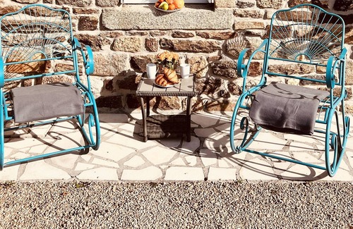 Plounevez-Lochrist Cottage | little breton farm in the calm green - only 15min to the sea