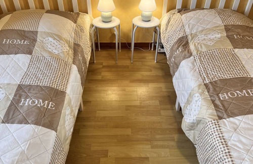 Plounevez-Lochrist Cottage | little breton farm in the calm green - only 15min to the sea