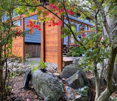 Sunshine Coast House | Little Cabin in Middlepoint